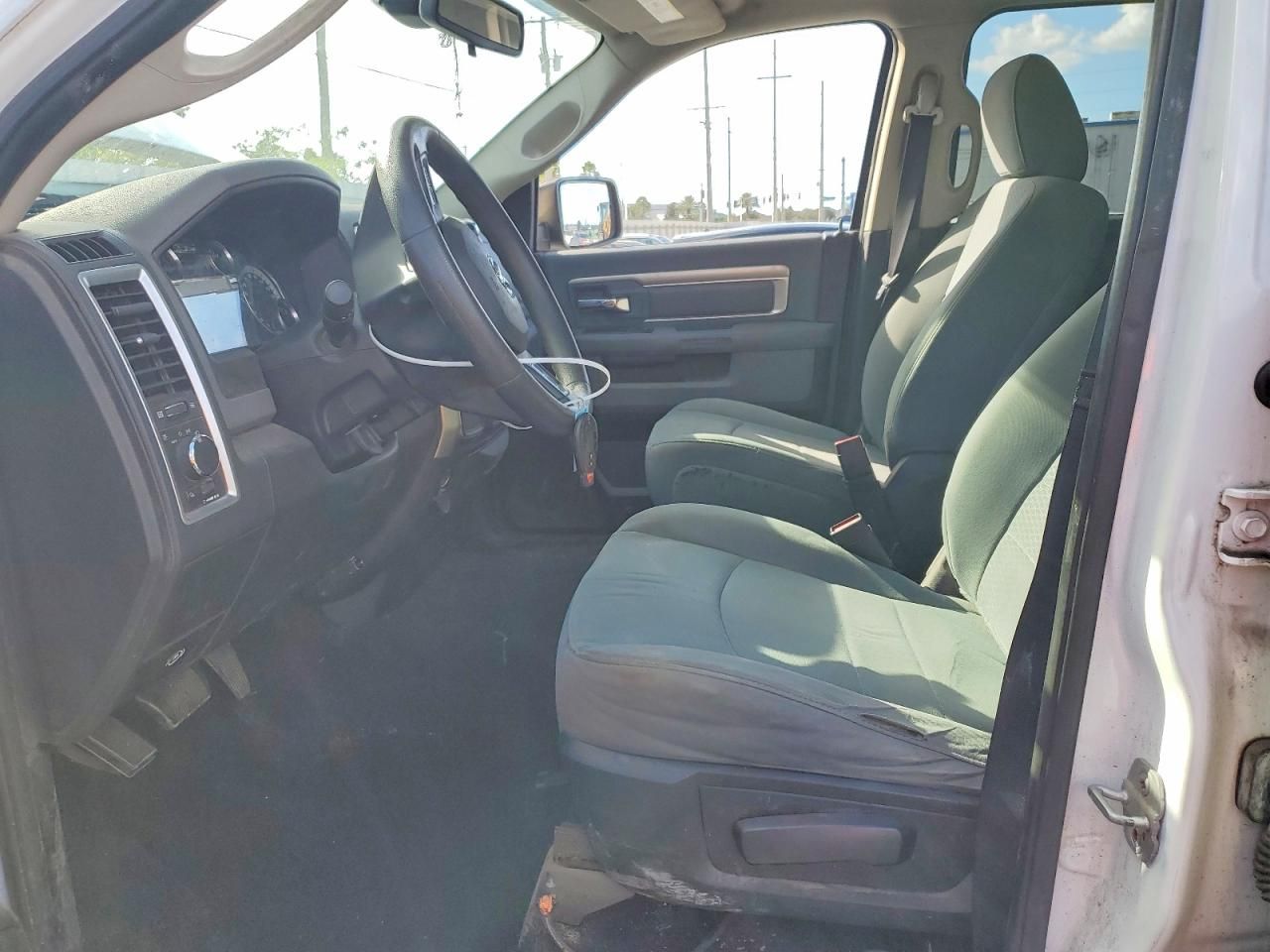 2013 Dodge Ram 1500 slt