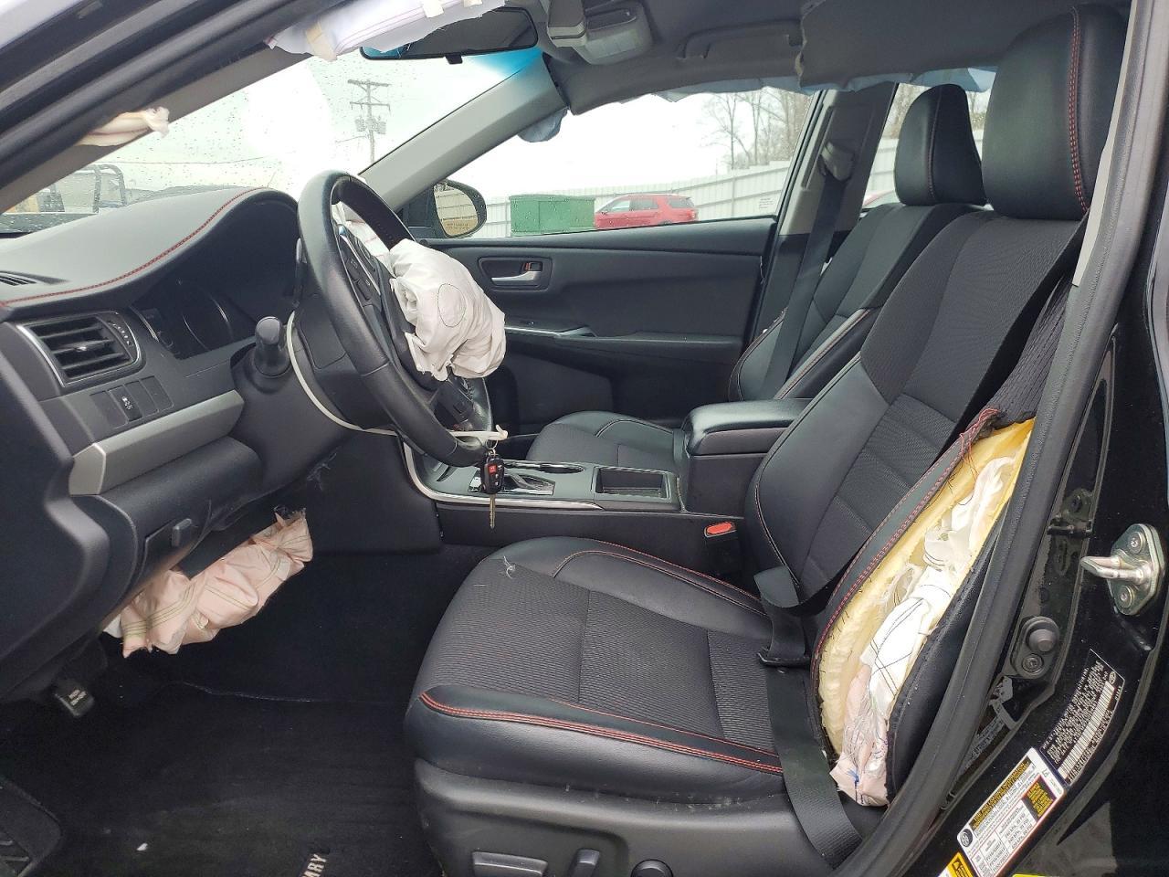 2016 Toyota Camry le