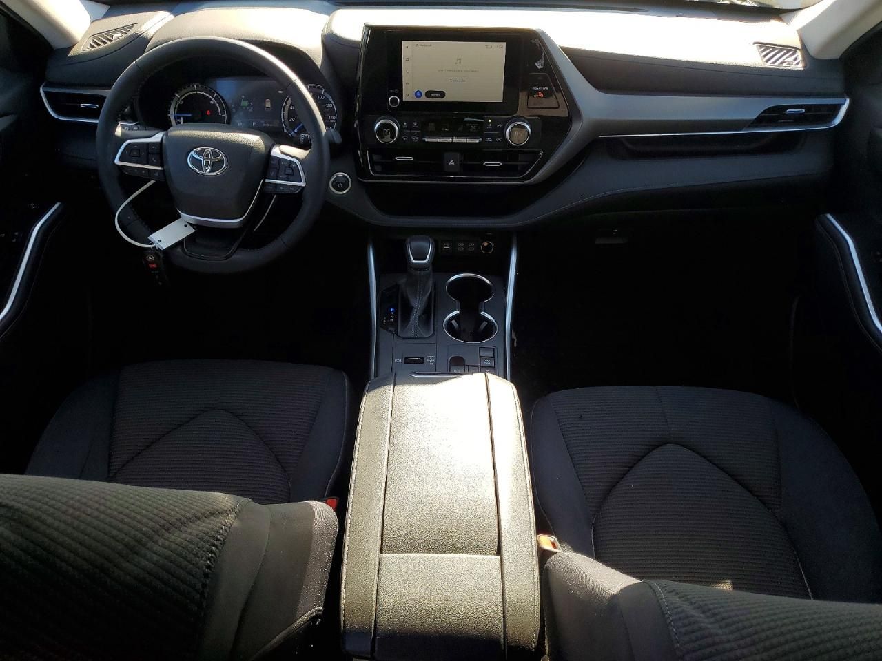 2024 Toyota Highlander Hybrid le