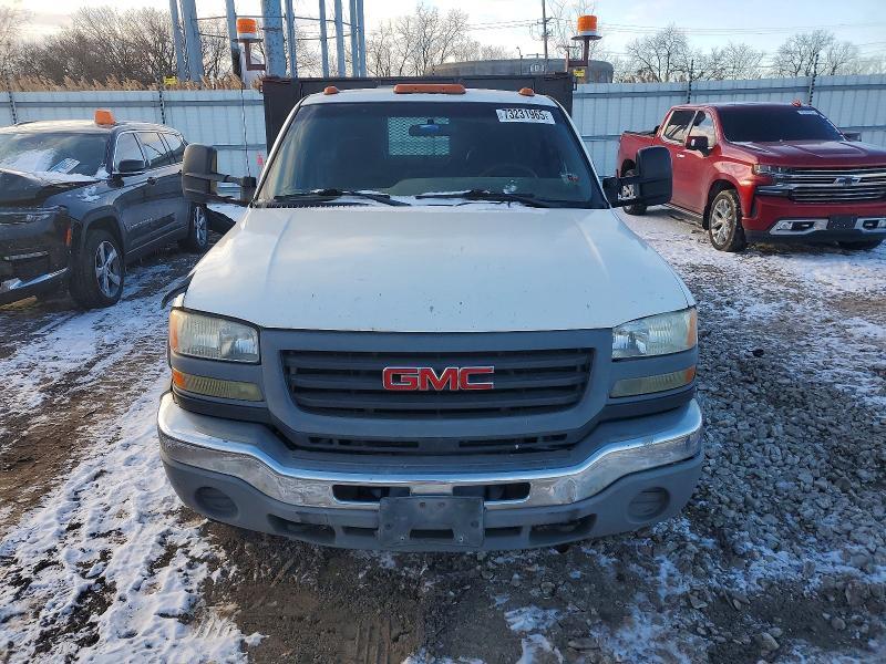 2006 GMC Sierra Flatbed Truck