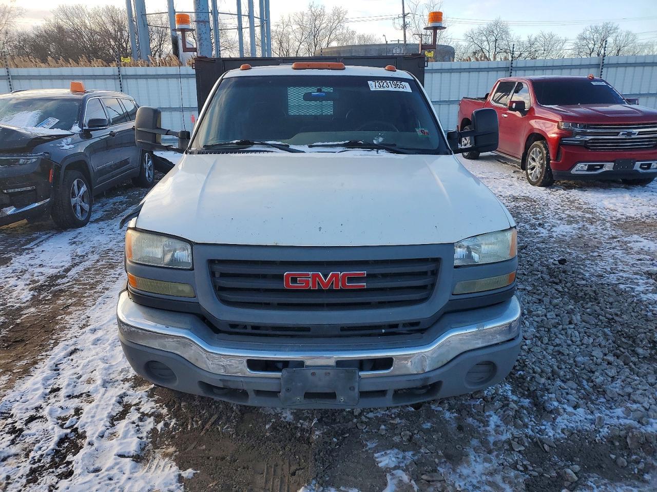 2006 GMC Sierra Flatbed Truck