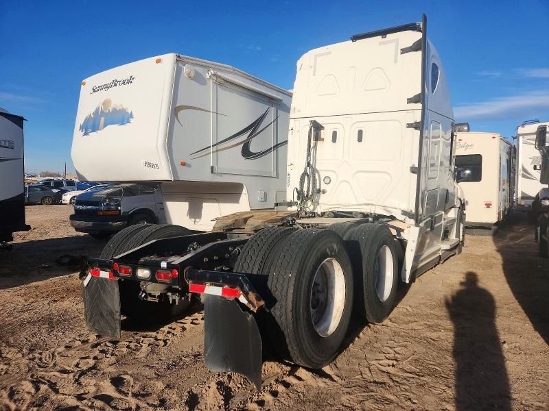 2022 Freightliner Cascadia 126 Semi Truck