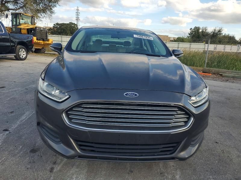2016 Ford Fusion se