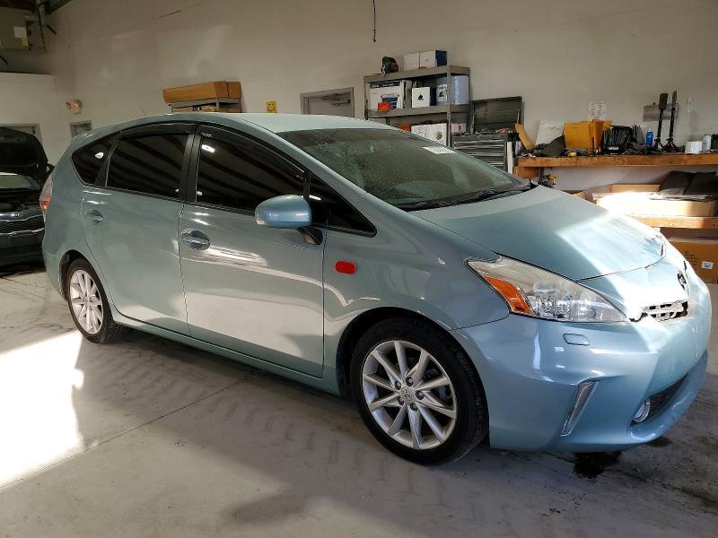 2014 Toyota Prius v Five
