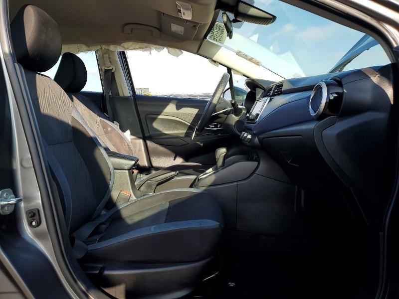 2023 Nissan Versa sv