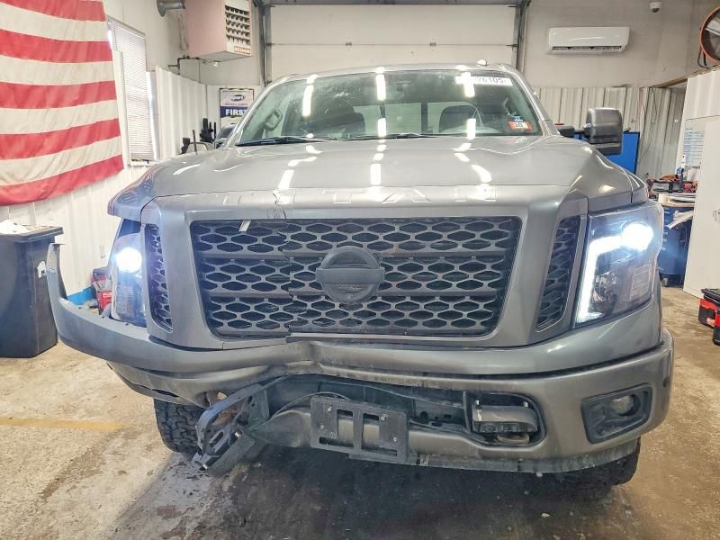 2018 Nissan Titan sv