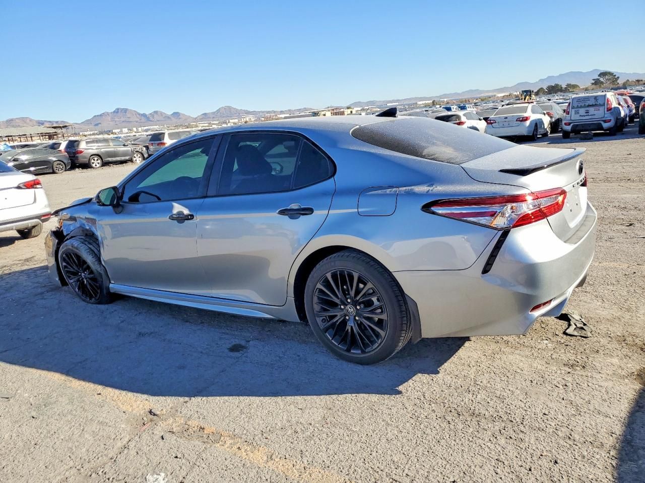 2020 Toyota Camry se