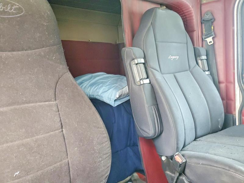 2006 Peterbilt 378 Semi Truck