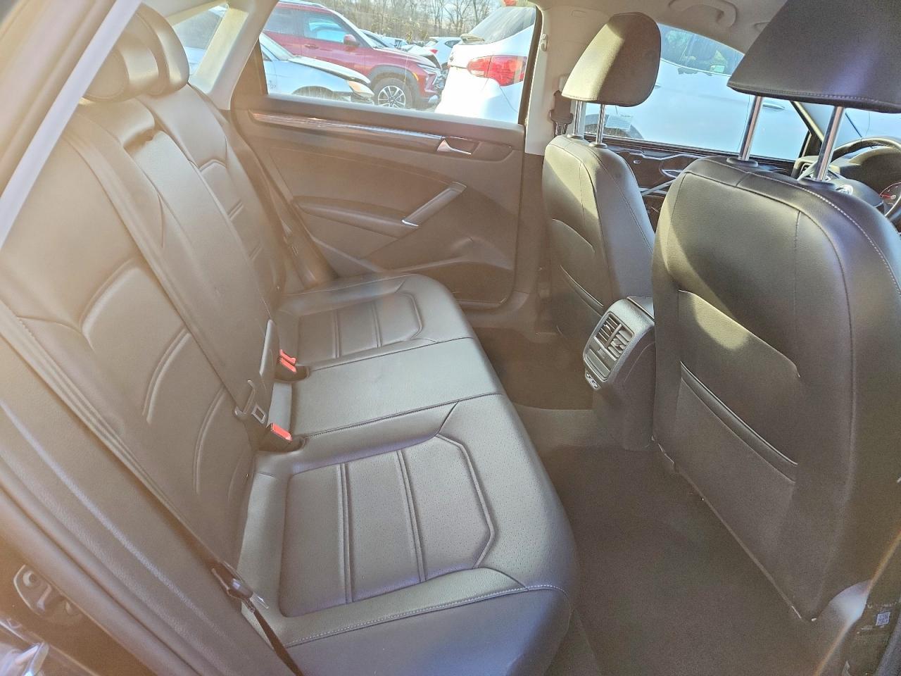 2020 Volkswagen Passat R-line