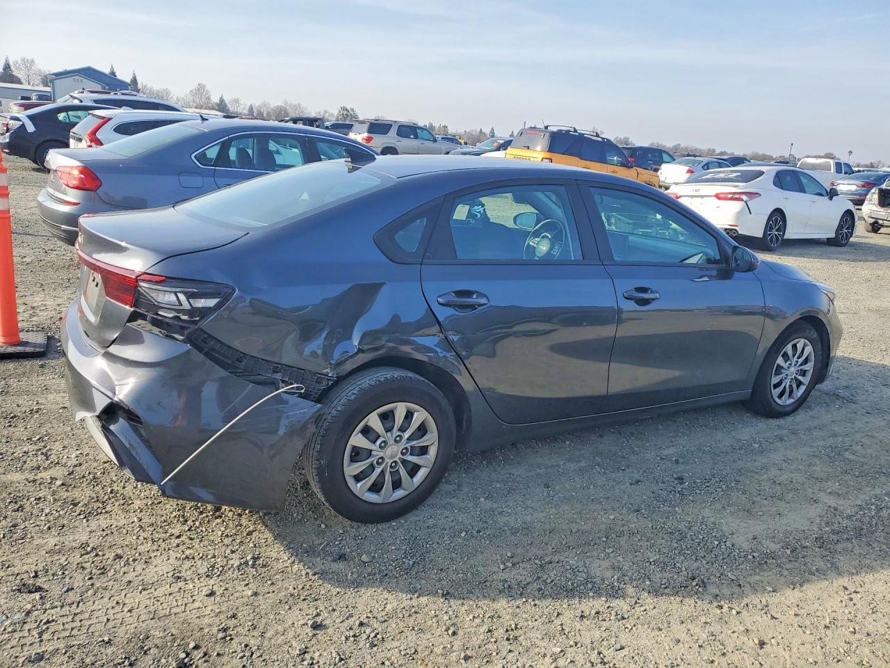 2022 KIA Forte fe