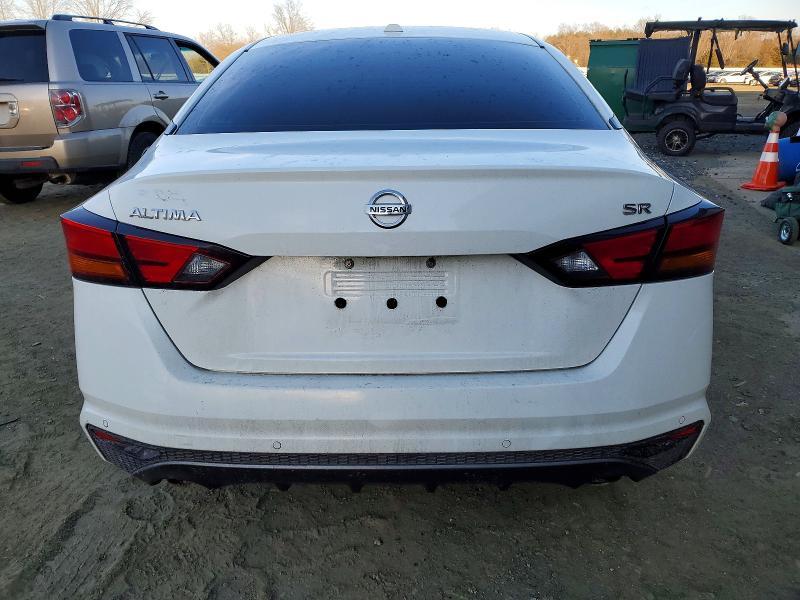 2022 Nissan Altima sr