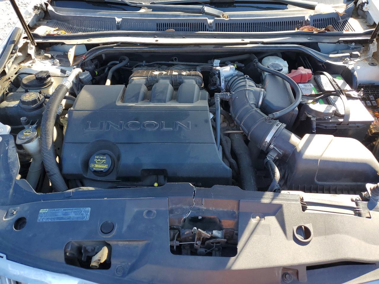 2011 Lincoln MKS