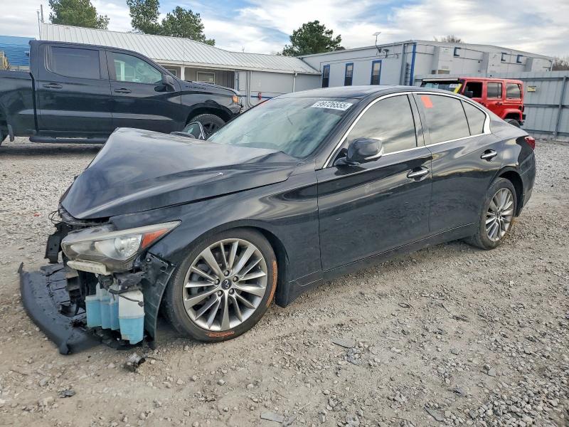2018 Infiniti Q50 Luxe