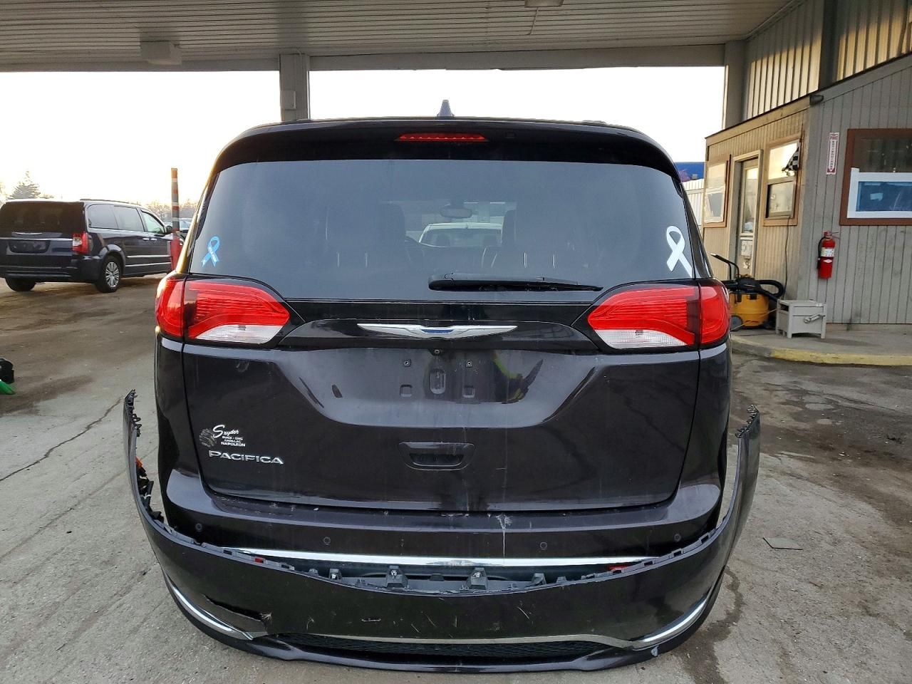 2017 Chrysler Pacifica Touring l