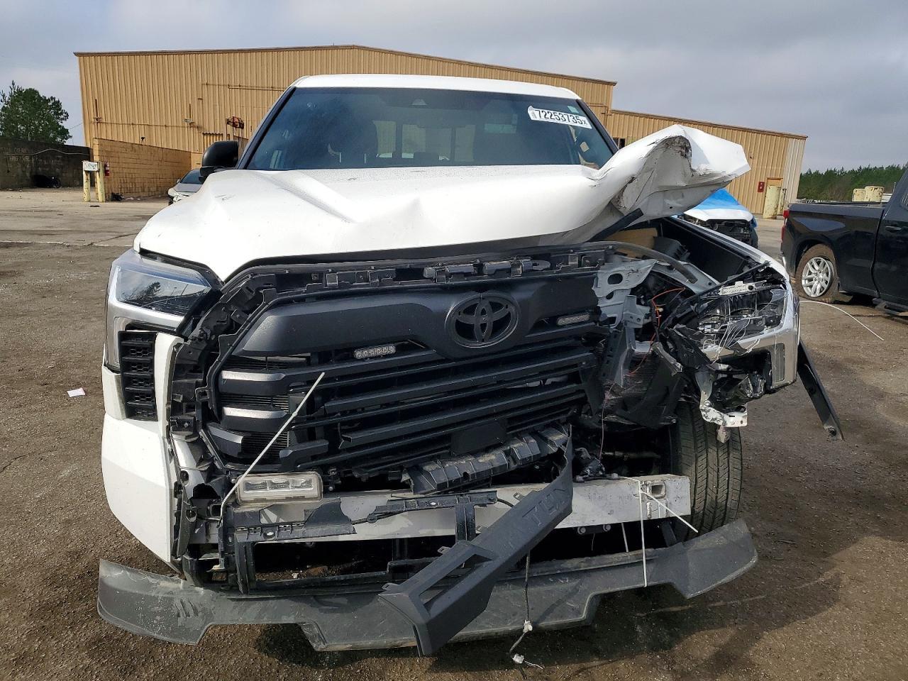 2025 Toyota Tundra SR5