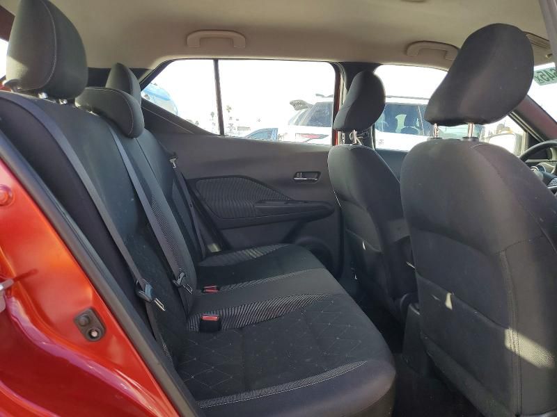 2019 Nissan Kicks s