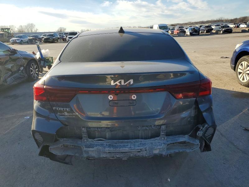 2022 KIA Forte fe
