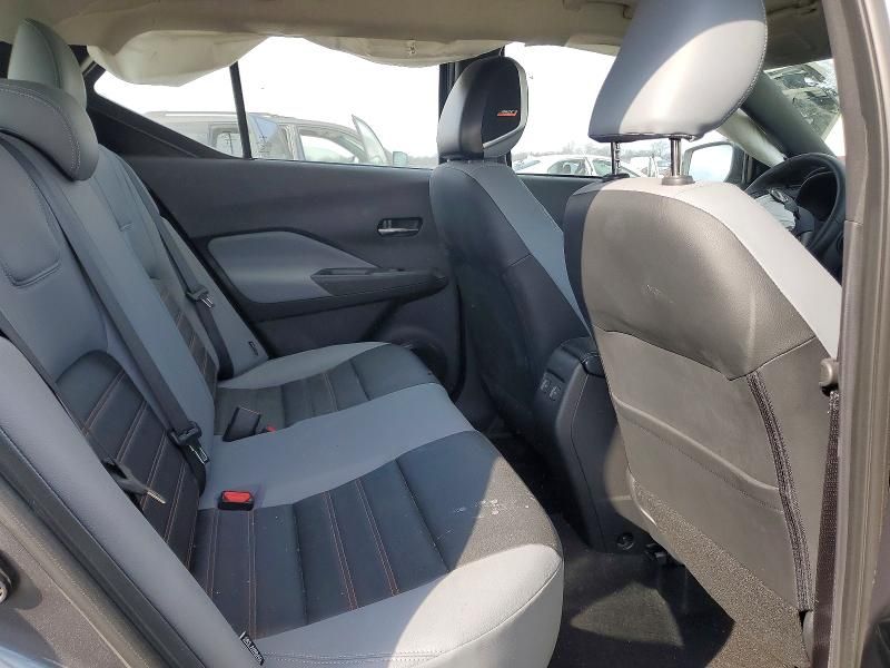 2024 Nissan Kicks sr