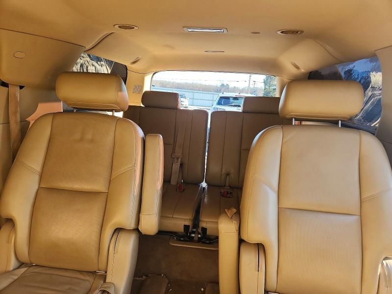 2010 Chevrolet Suburban C1500 ltz