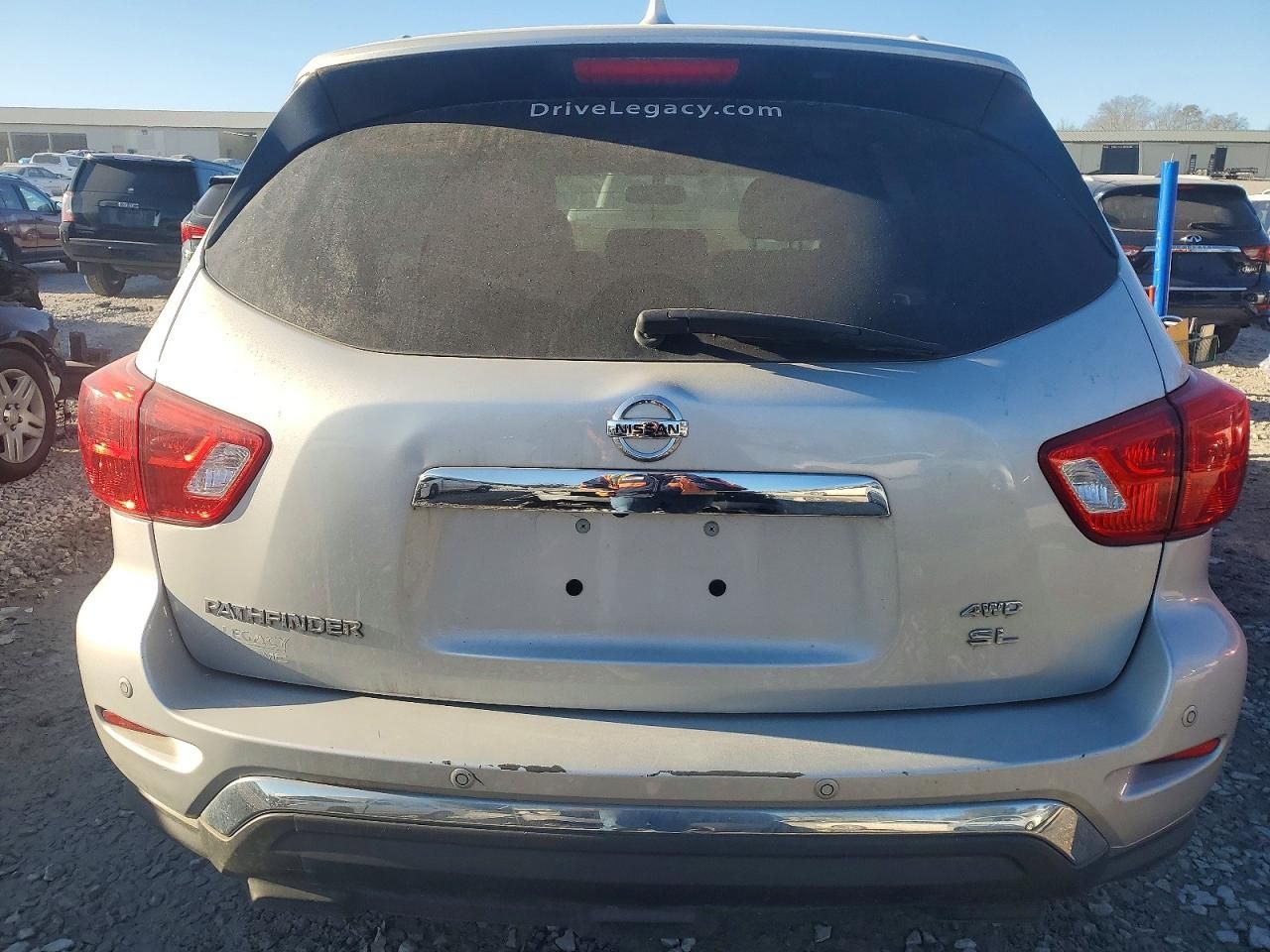 2019 Nissan Pathfinder s