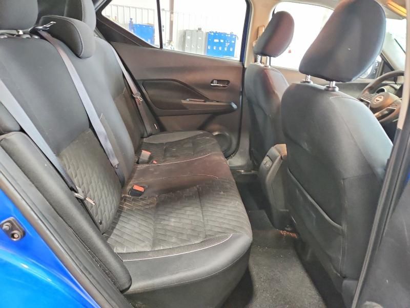 2022 Nissan Kicks sv