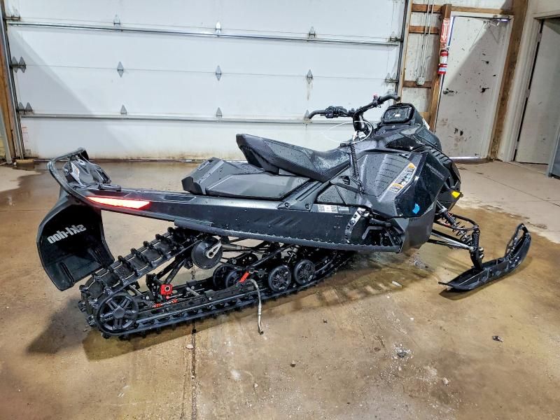 2023 Skidoo Summit SP 850 E-TEC