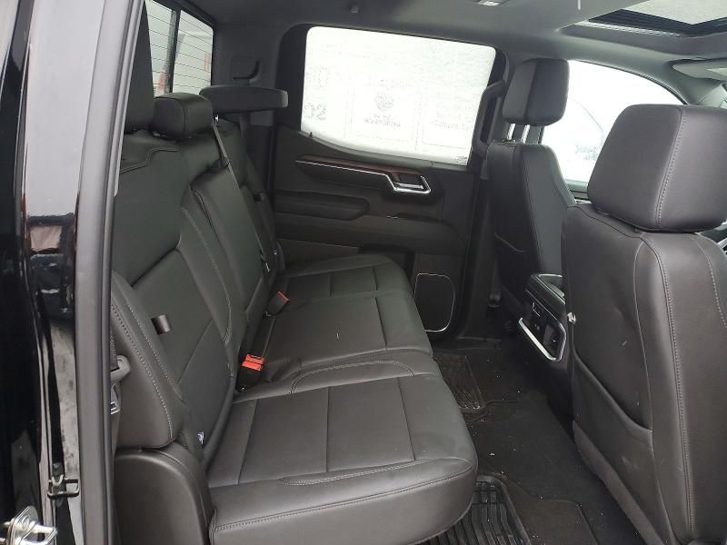 2025 GMC Sierra K1500 slt