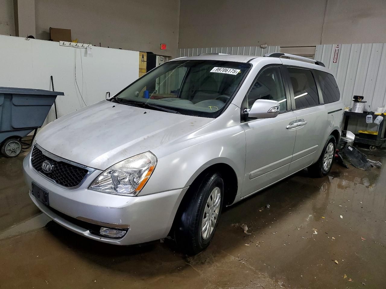 2014 KIA Sedona lx