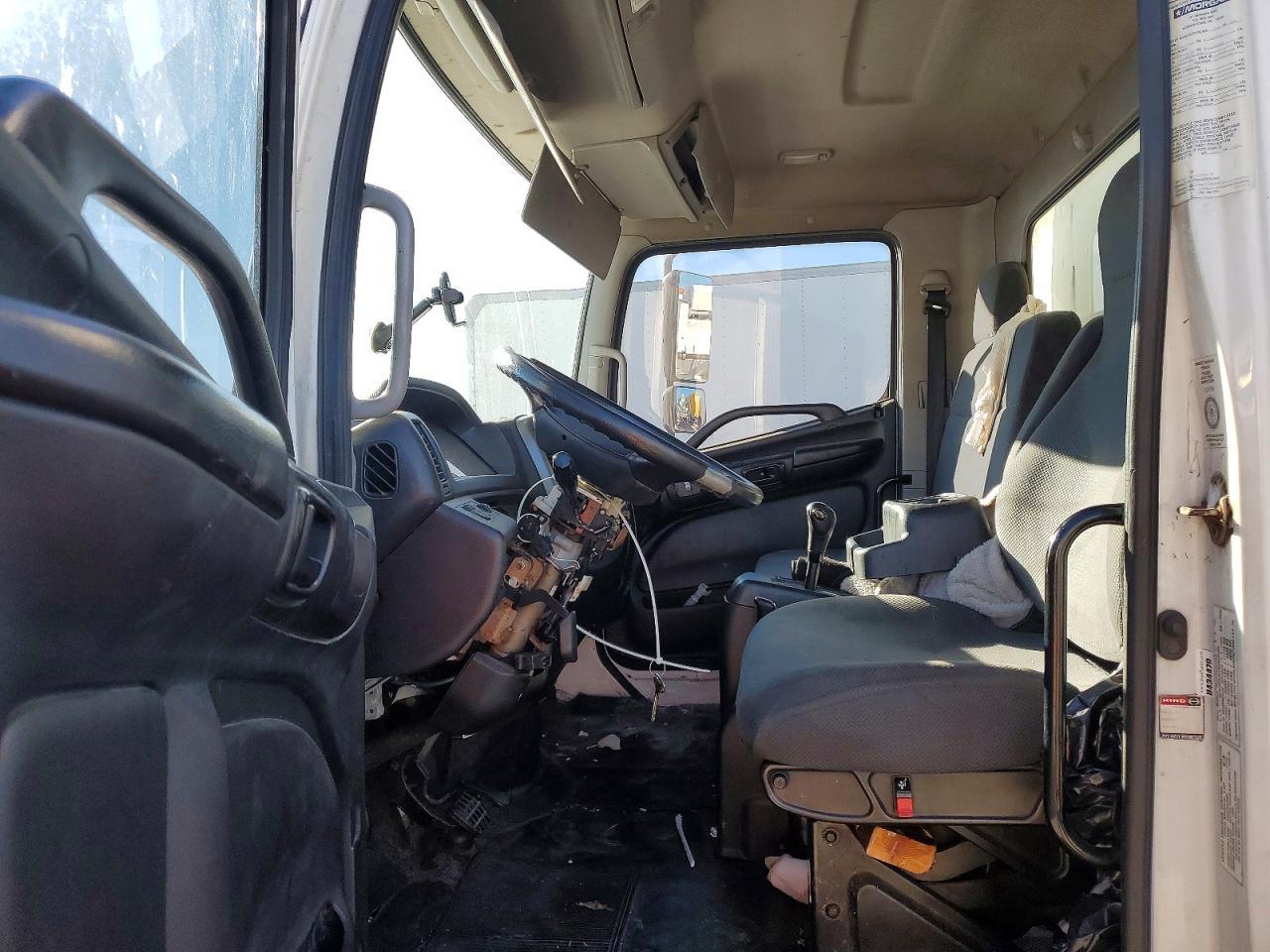 2016 Hino 258/268 BOX Truck