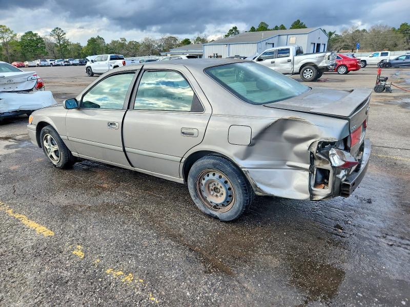 2000 Toyota Camry le