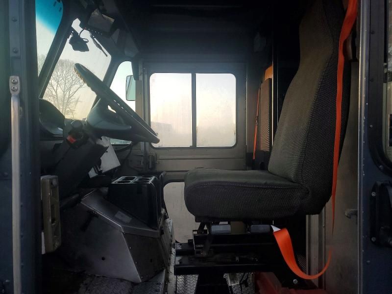 2020 Freightliner MT 45G Delivery Truck