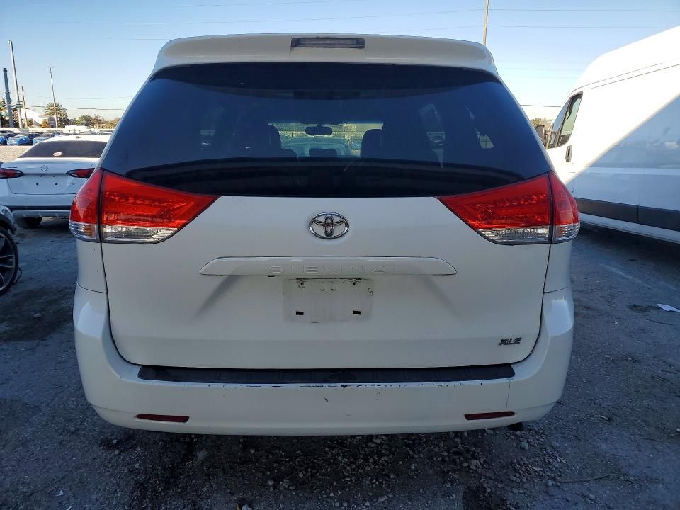 2011 Toyota Sienna xle