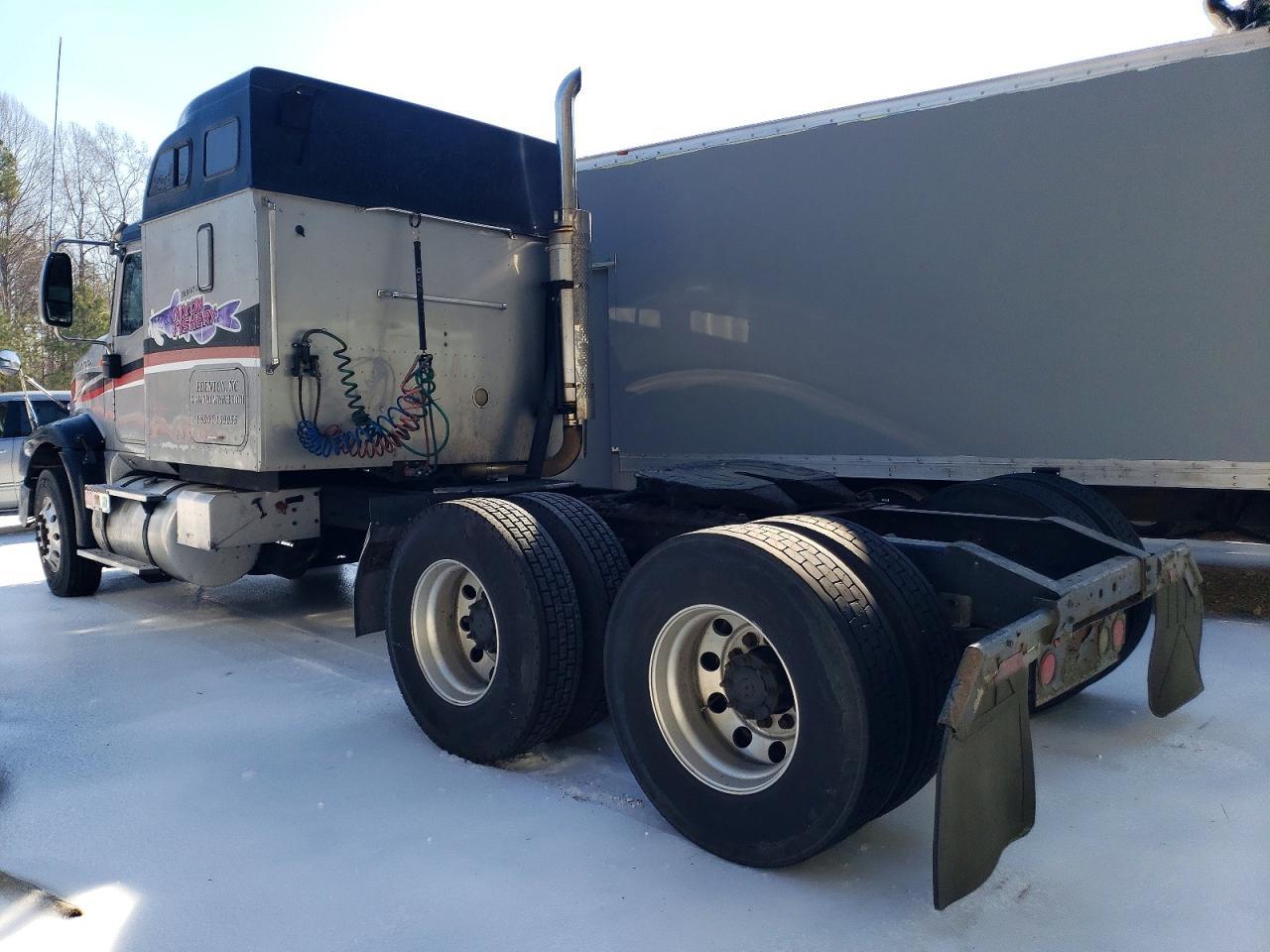 2006 International L9427 Semi Truck