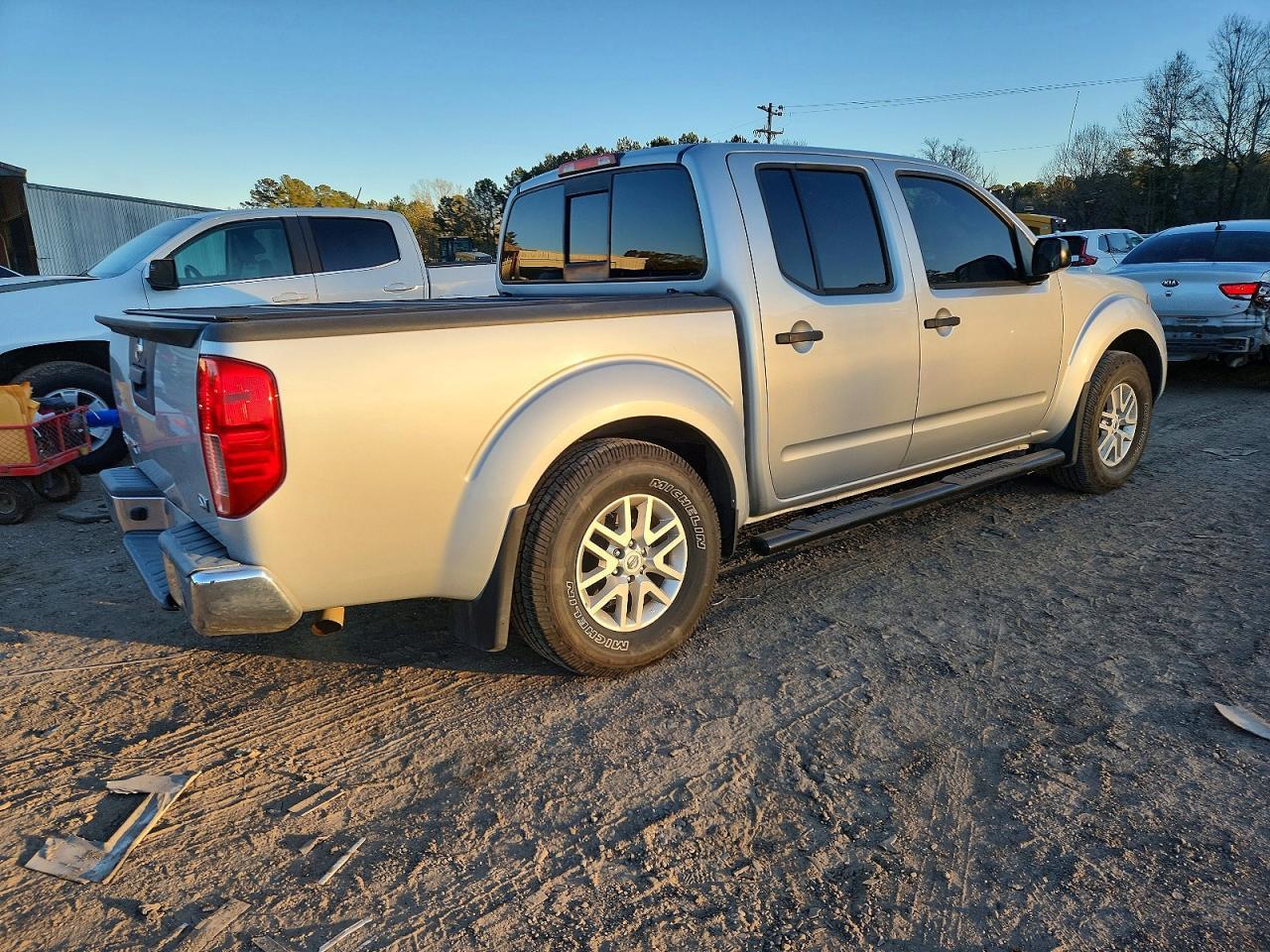 2019 Niss Frontier s