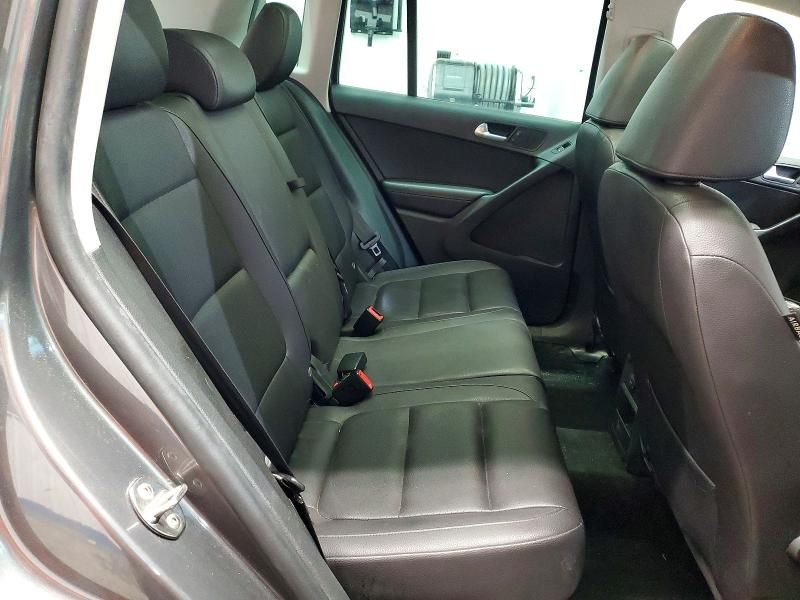 2016 Volkswagen Tiguan s