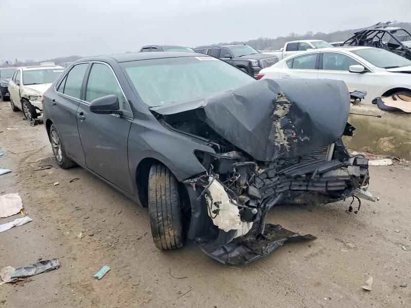 2015 Toyota Camry le