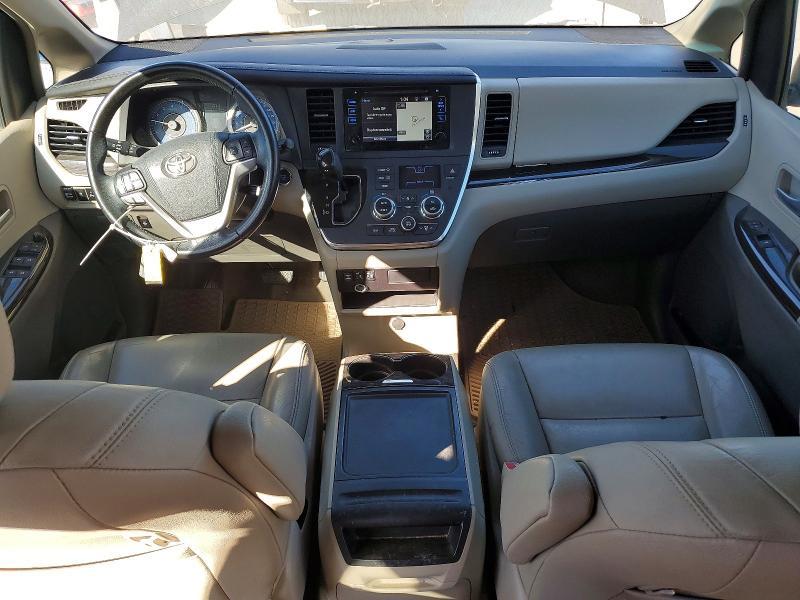 2016 Toyota Sienna xle 8-passenger