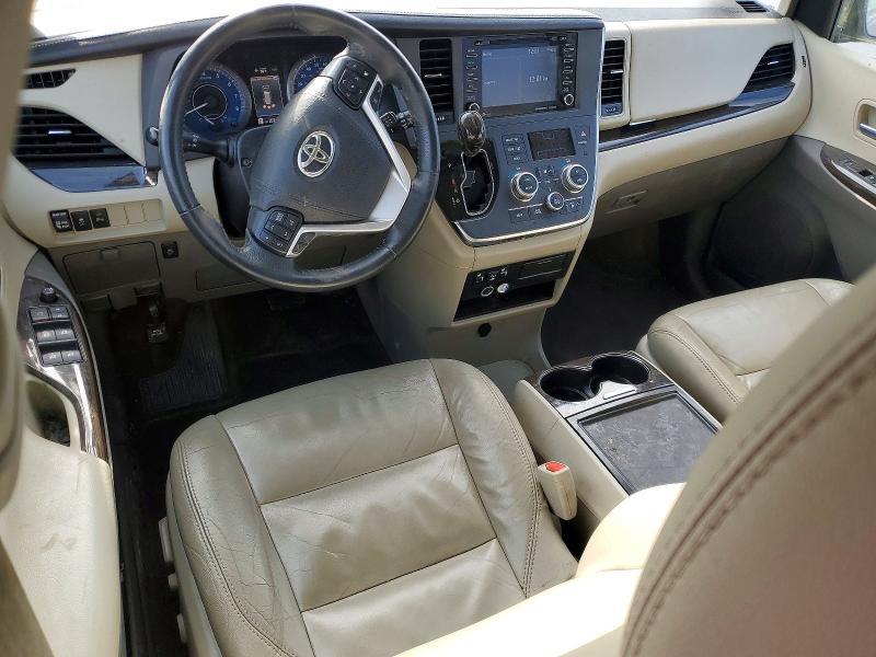 2018 Toyota Sienna xle 8-passenger