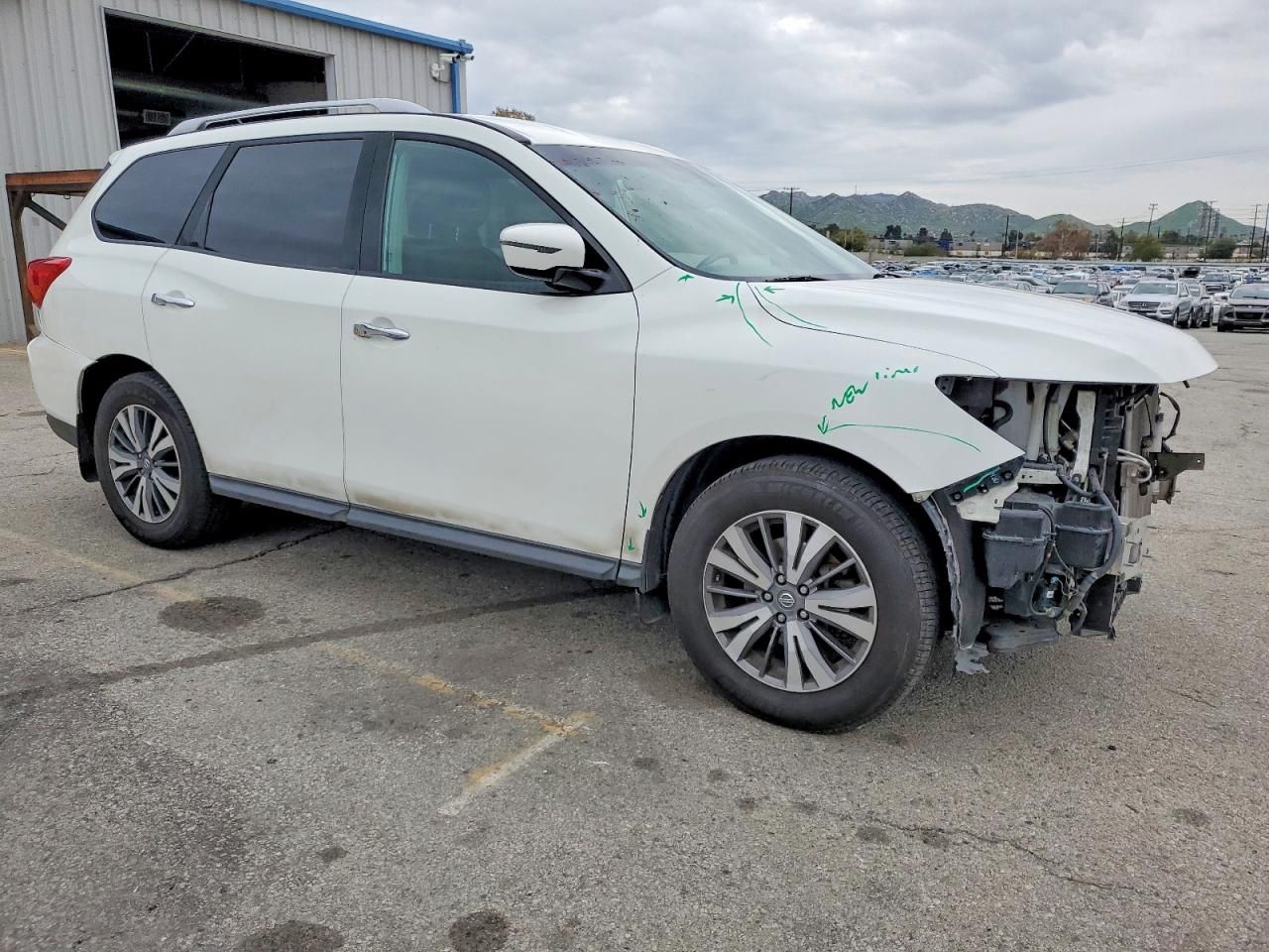 2017 Nissan Pathfinder s