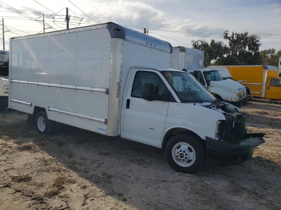 2022 GMC Savana Cut-box Truck