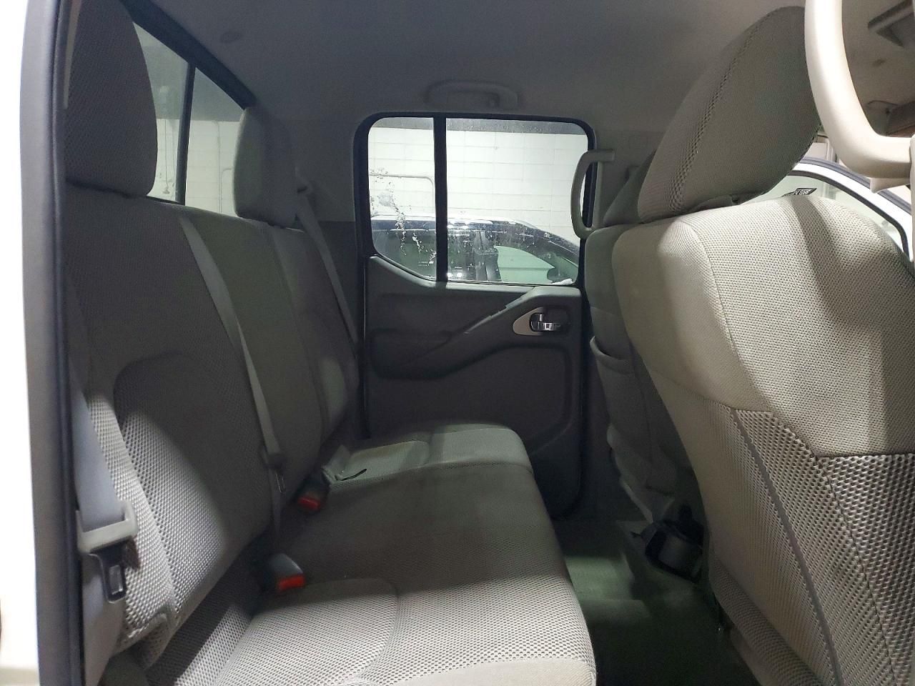 2017 Nissan Frontier s