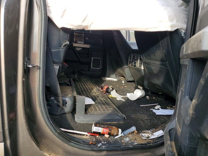 2022 Ford F350 Super Duty Flatbed Truck