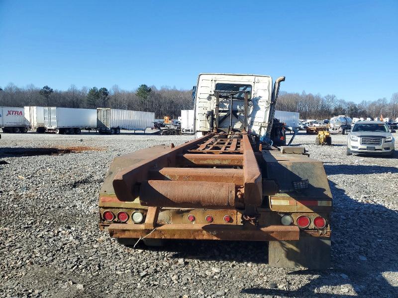 2004 Volvo Vhd Roll-off Container Truck
