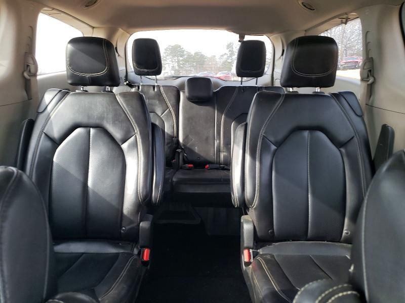 2020 Chrysler Voyager lxi