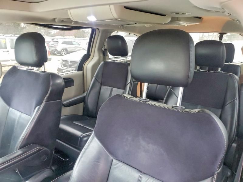 2014 Chrysler Town & Country Limited