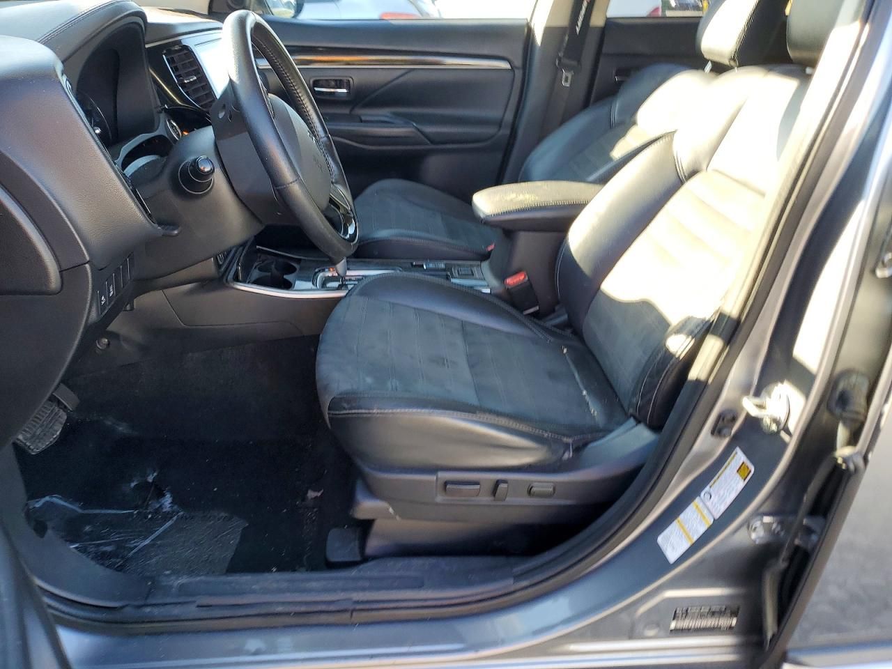 2020 Mitsubishi Outlander se