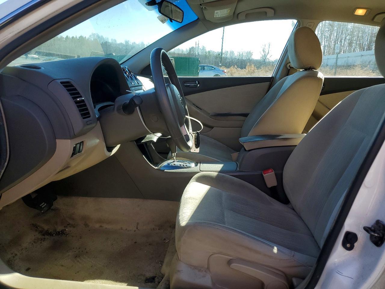 2010 Nissan Altima Base