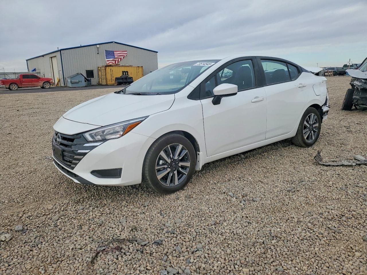 2025 Nissan Versa sv