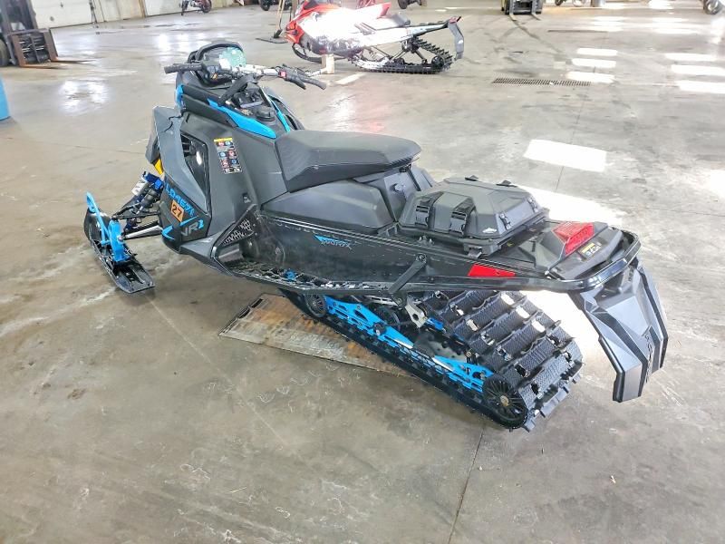 2022 B50s Polaris VR 1 850