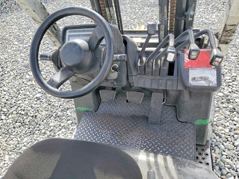 2013 Nissan Forklift